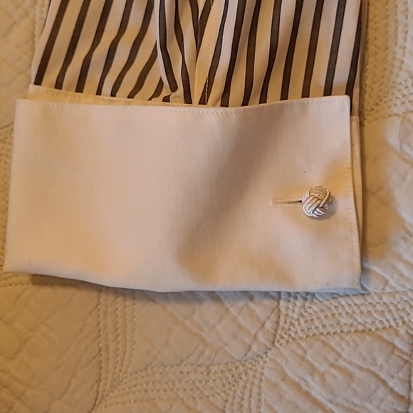 Long sleeve business casual. - Picture 2 of 3